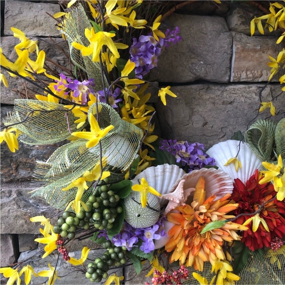 NWT! Beach Seashells Forsythia & Willow Wreath Fall Summer Flowers - Picture 2 of 10
